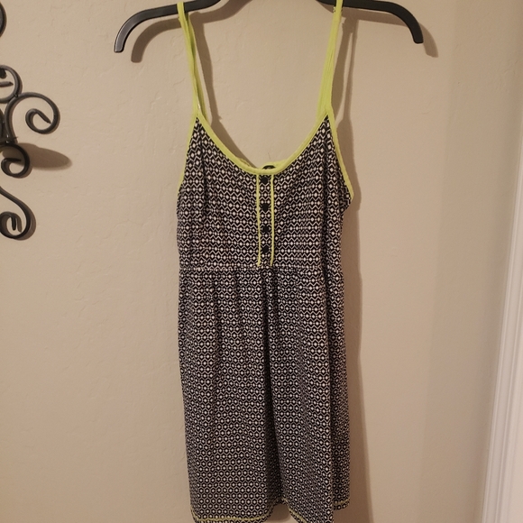 Dress - Picture 1 of 3